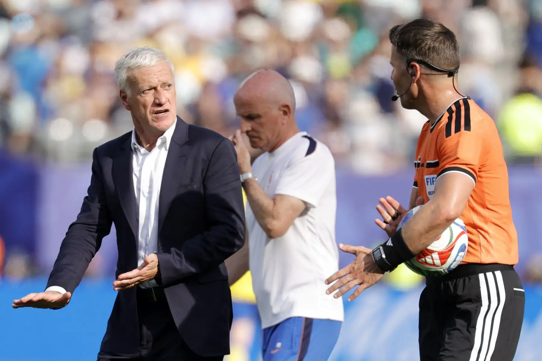 Deschamps respeta la táctica defensiva de Paraguay tras avance en octavos