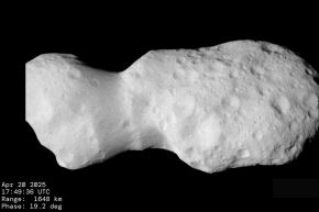 La misión Lucy de la NASA descubrió que el asteroide Donaldjohanson posee una peculiar forma de maní y un inusual movimiento de rotación oscilatoria.