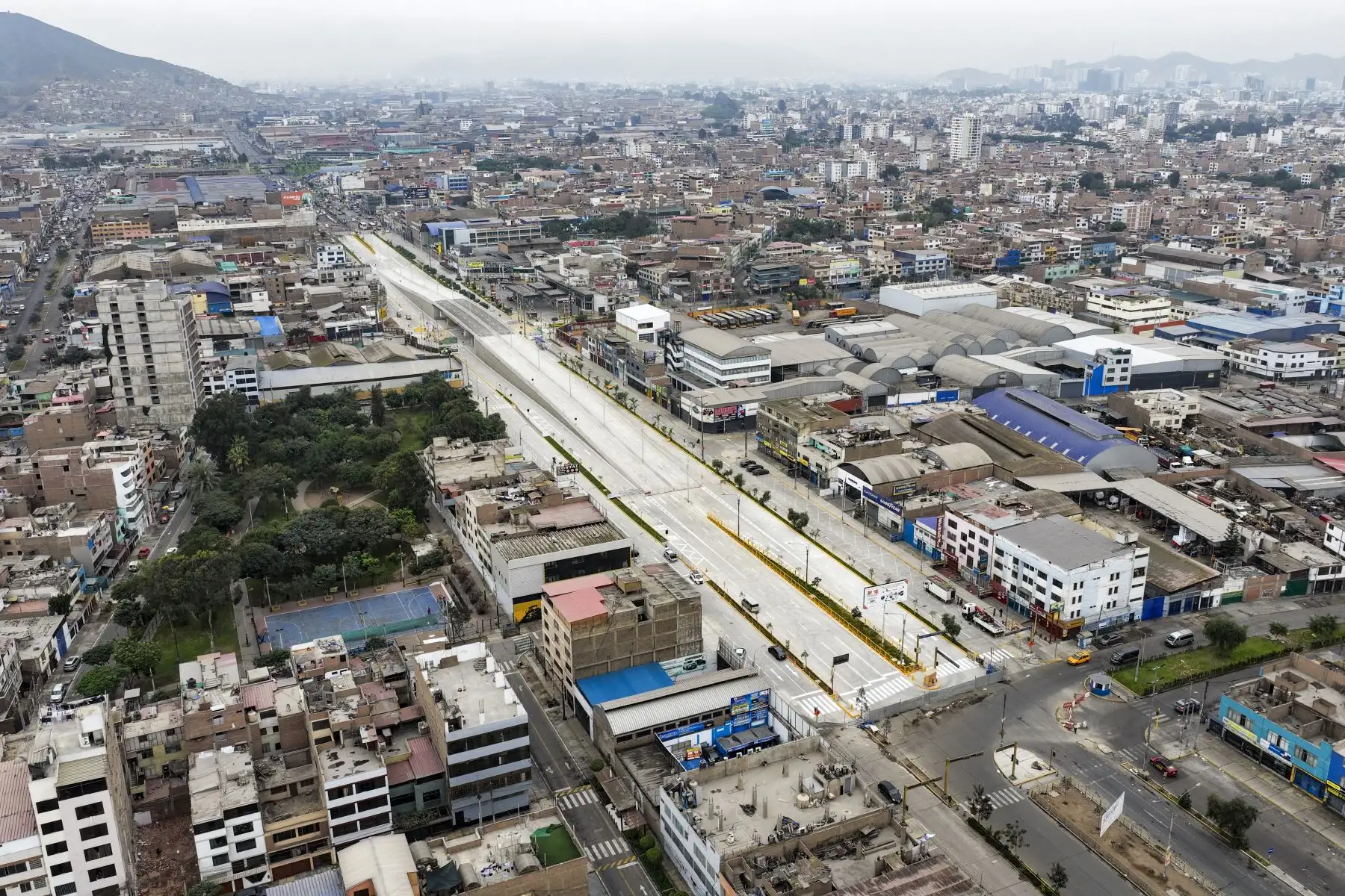 Así luce actualmente la nueva Vía Rápida Nicolás Arriola, obra de la Municipalidad Metropolitana de Lima que unirá los distritos de San Luis y La Victoria, y que esta próxima a inaugurarse entre los meses de julio y agosto de 2026. Foto: ANDINA/Daniel Bracamonte