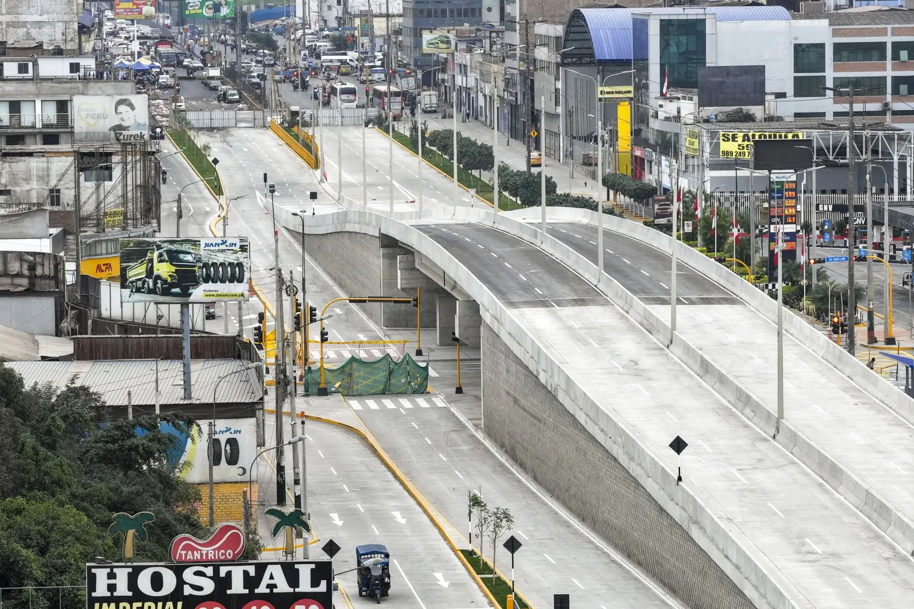 Así luce actualmente la nueva Vía Rápida Nicolás Arriola, obra de la Municipalidad Metropolitana de Lima que unirá los distritos de San Luis y La Victoria, y que esta próxima a inaugurarse entre los meses de julio y agosto de 2026. Foto: ANDINA/Daniel Bracamonte