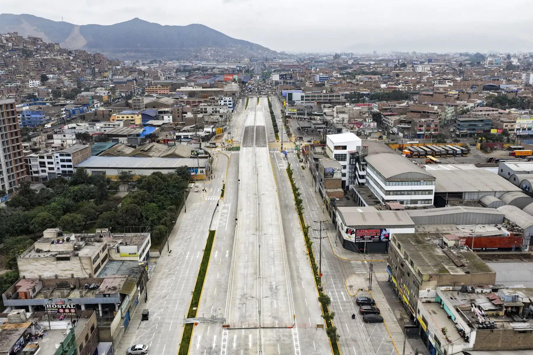 Así luce actualmente la nueva Vía Rápida Nicolás Arriola, obra de la Municipalidad Metropolitana de Lima que unirá los distritos de San Luis y La Victoria, y que esta próxima a inaugurarse entre los meses de julio y agosto de 2026. Foto: ANDINA/Daniel Bracamonte