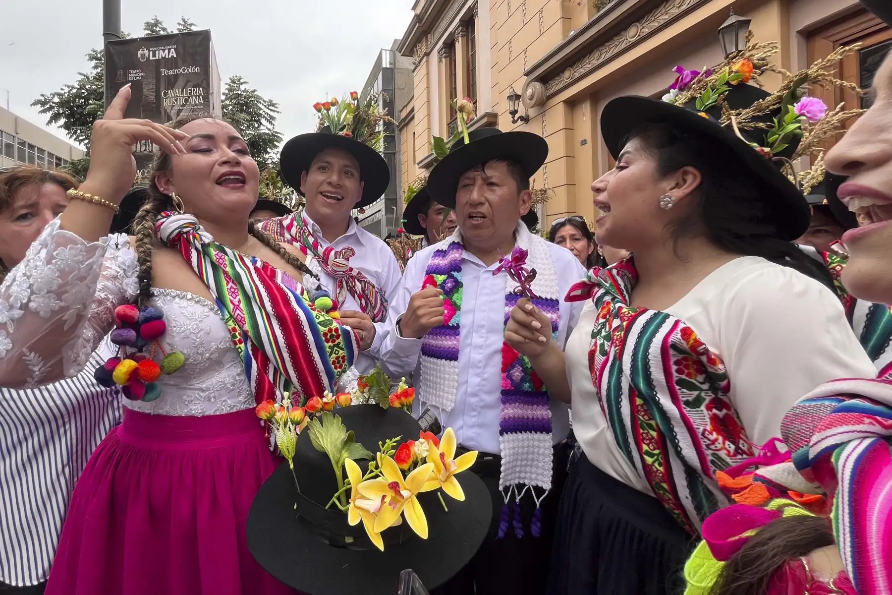 Cabe mencionar que esta celebración, declarada Patrimonio Cultural de la Nación en 2012, es un reconocimiento al trabajo del ganadero andino que fusiona el fervor católico colonial con el milenario ritual prehispánico del señalacuy. Foto: ANDINA/Difusión