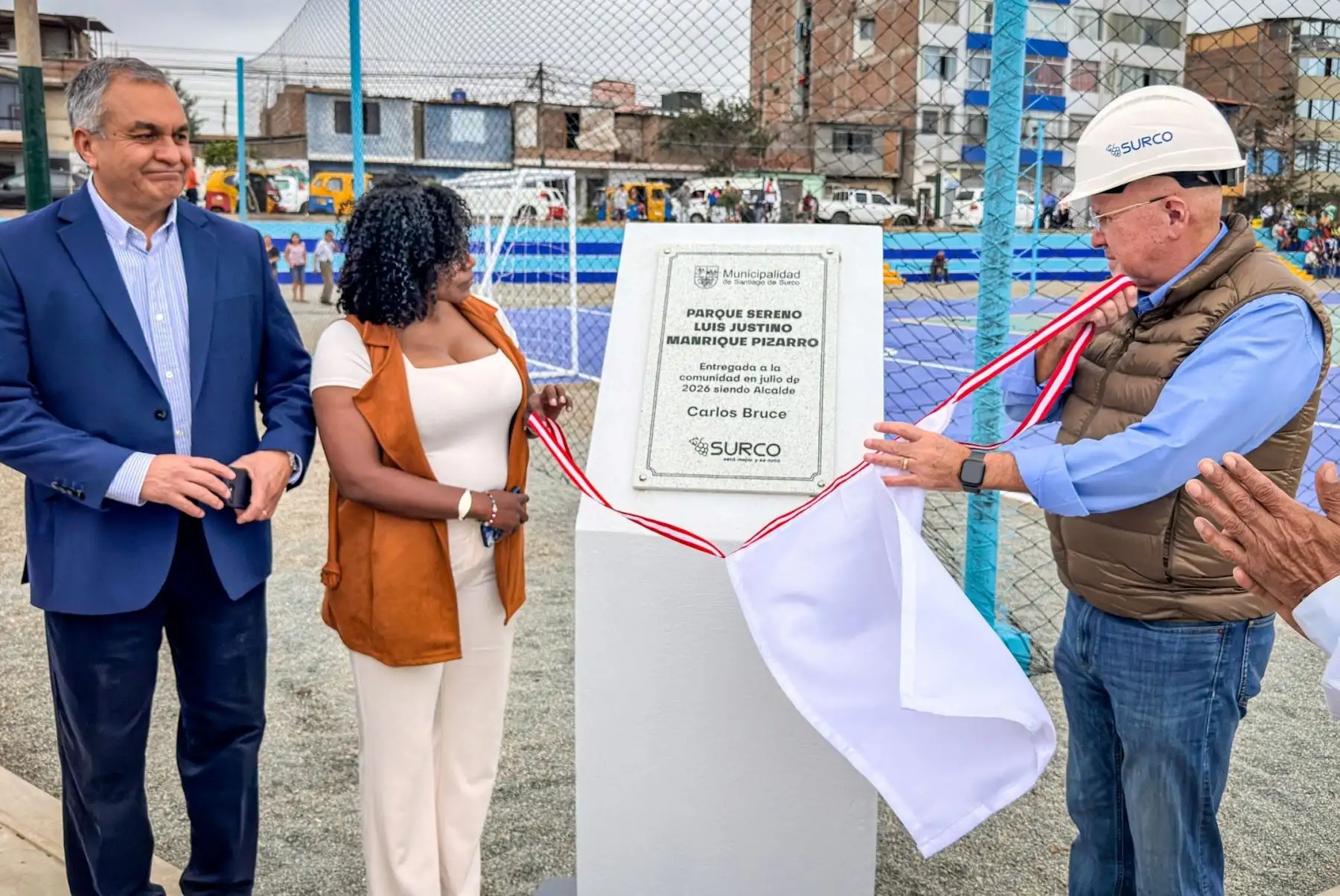 Surco inaugura parque en memoria del sereno Luis Manrique Pizarro