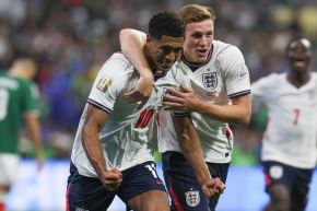Jude Bellingham anotó los dos goles con el que Inglaterra vence 2-1 a México en el Estadio Azteca