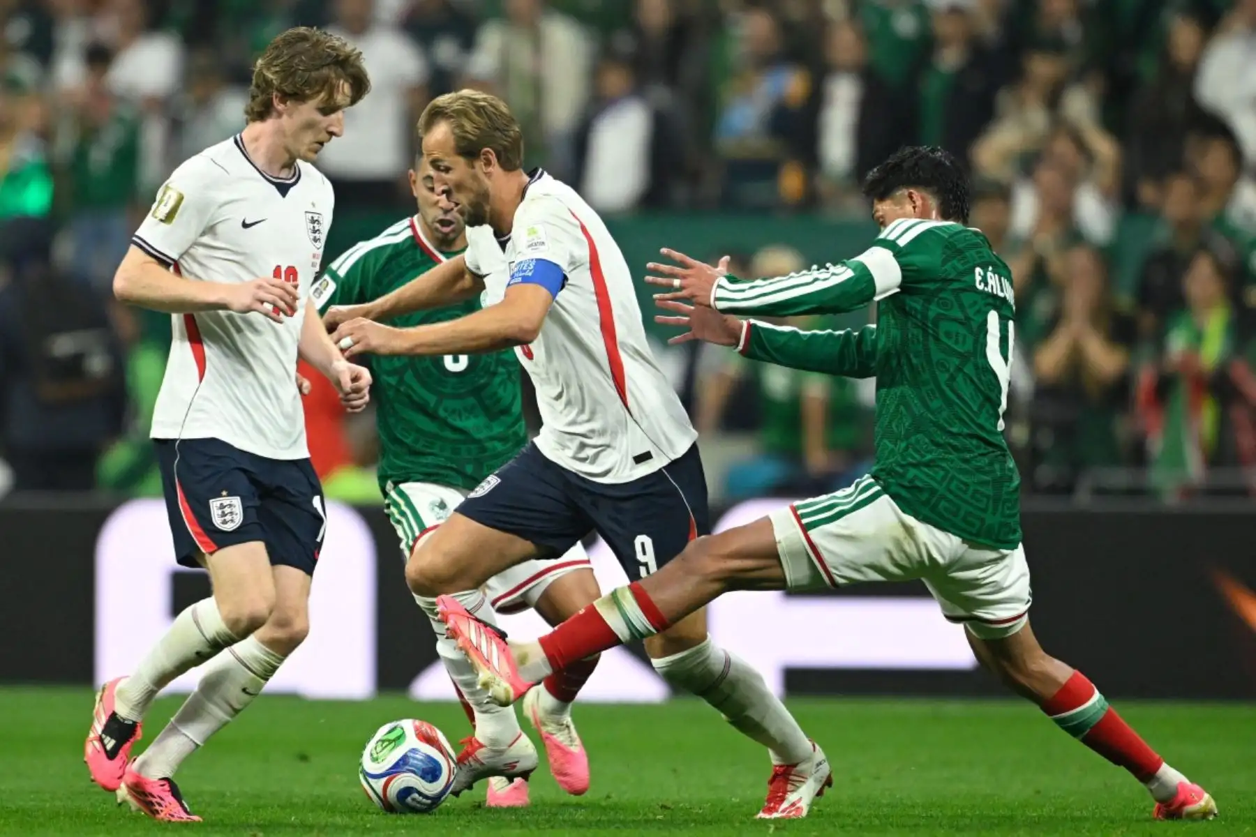 Inglaterra vence a México 3-2 en octavos y avanza a cuartos de final