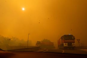 Francia: Incendio forestal cerca de Perpiñán quema 4.600 hectáreas y sigue avanzando
