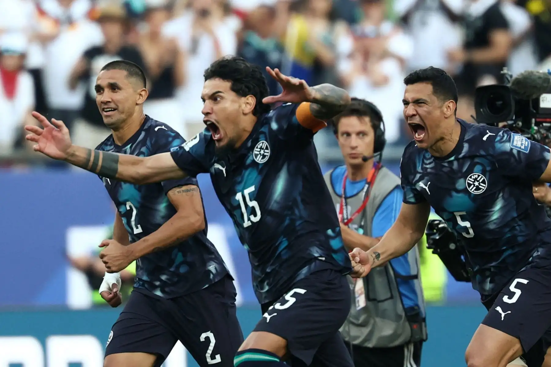 Los jugadores de Paraguay celebran tras ganar la tanda de penaltis en el partido de dieciseisavos de final del Mundial de 2026 entre Alemania y Paraguay, disputado en el Boston Stadium de Foxborough el 29 de junio de 2026. Foto: AFP