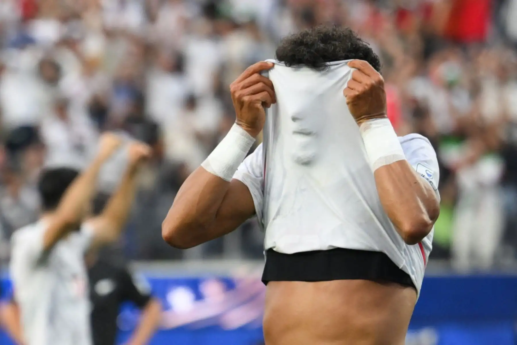 El defensa de Irán, Ramin Rezaeian (n.º 23), celebra tras marcar el primer gol de su equipo durante el partido de fútbol del Grupo G de la Copa Mundial de 2026 entre Irán y Nueva Zelanda, disputado en el Los Angeles Stadium de Inglewood el 15 de junio de 2026. Foto: AFP