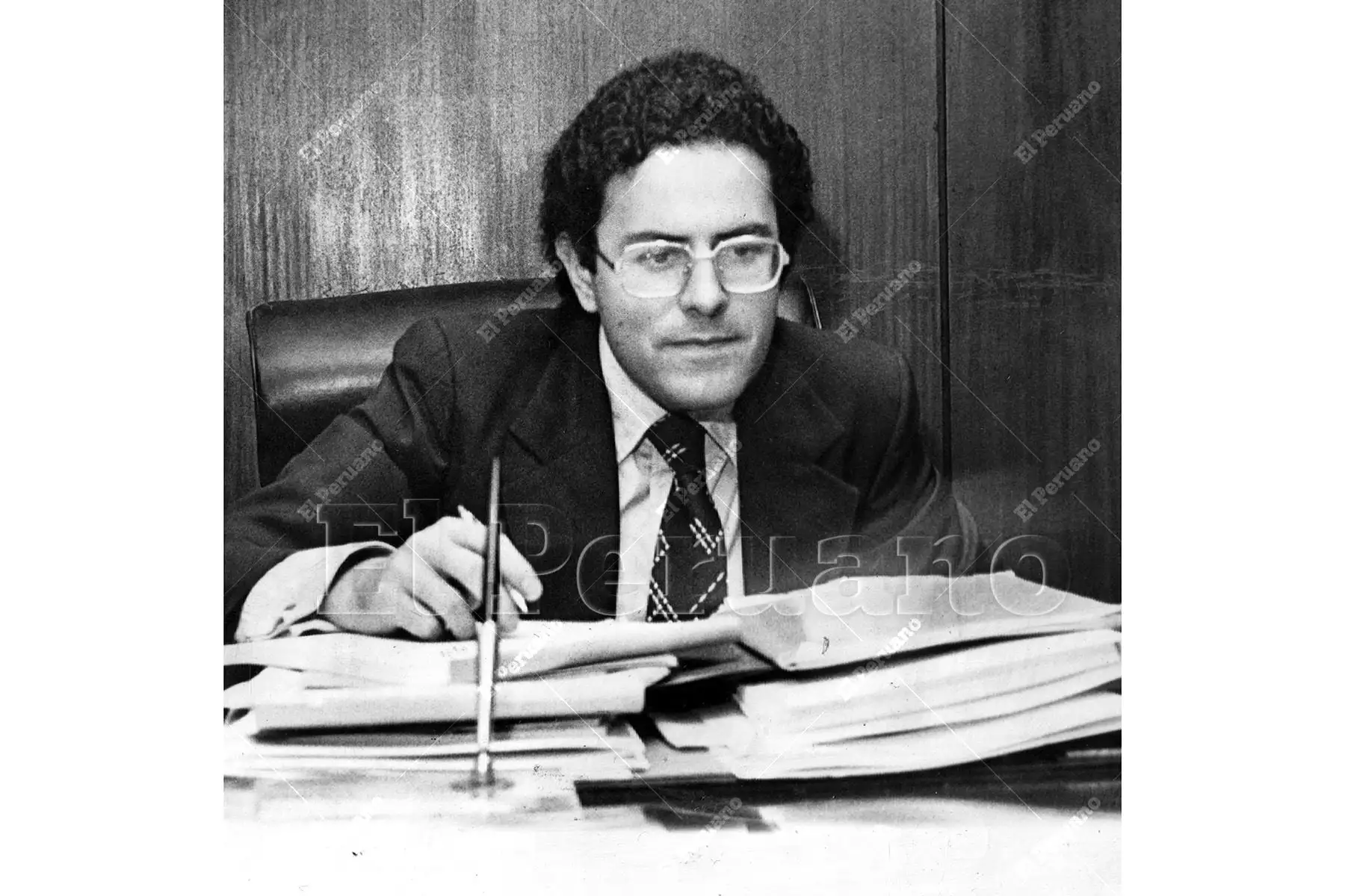 Lima - abril 1980 / Economista Jilio Velarde Flores, gerente de Desarrollo del Banco de Industria y la Construcción. Foto: Archivo El Peruano