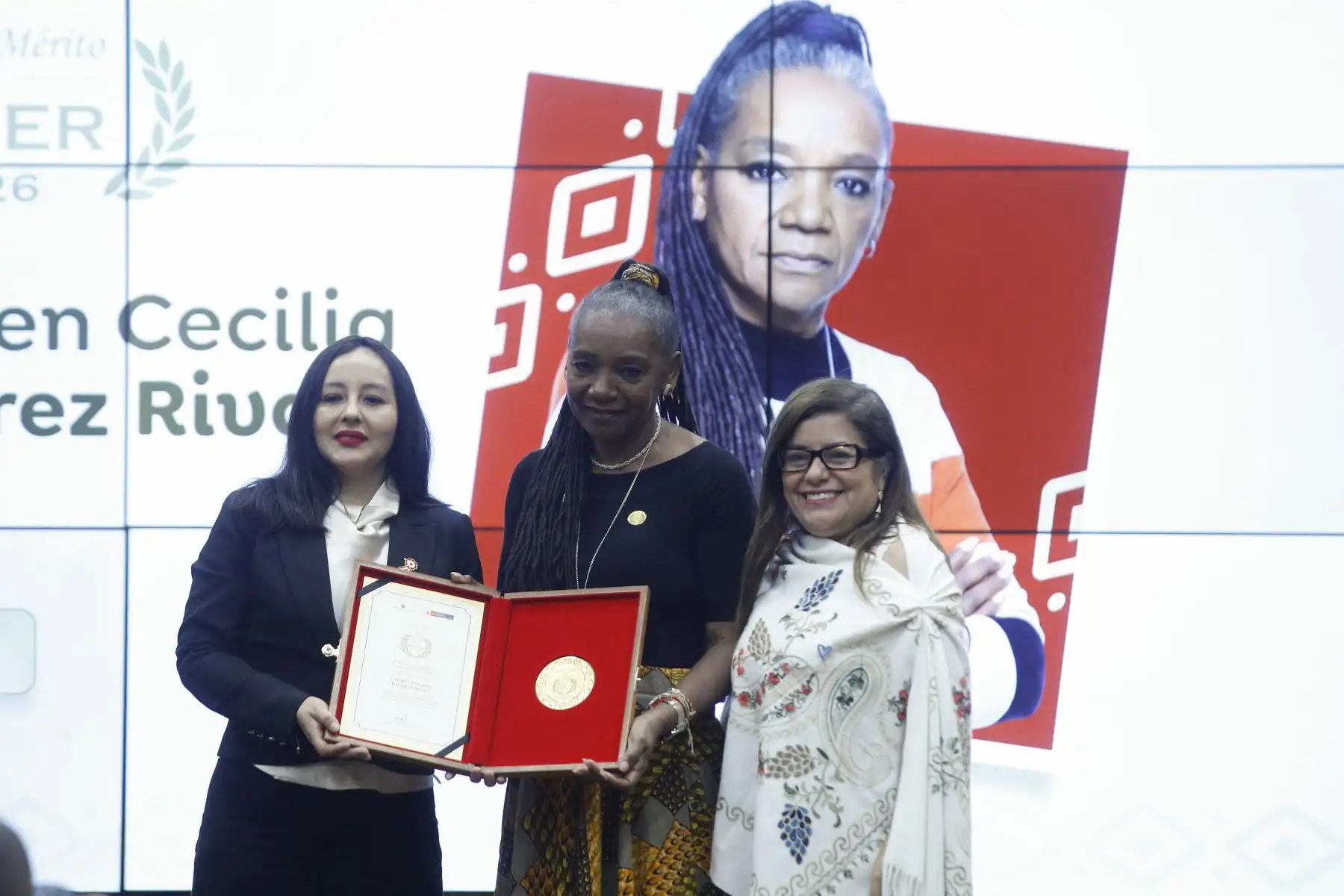El Ministerio de la Mujer y Poblaciones Vulnerables realiza el acto de reconocimiento a las diversas defensoras y difusoras de las tradiciones afroperuanas: Carmen Ramírez Rivas, María Ochoa Luján, Rosa Dorival Córdova de Beteta, Sofía Carrillo Zegarra, Natalia Barrera Francis, Rosario Goyoneche Narcizo, Rosa Colchado Medina, María Gallardo Aparcana y Ruth Silva Napurí. El acto será liderado por la titular del MIMP, Edith Pariona Valer.
Foto: ANDINA/ Eddy Ramos