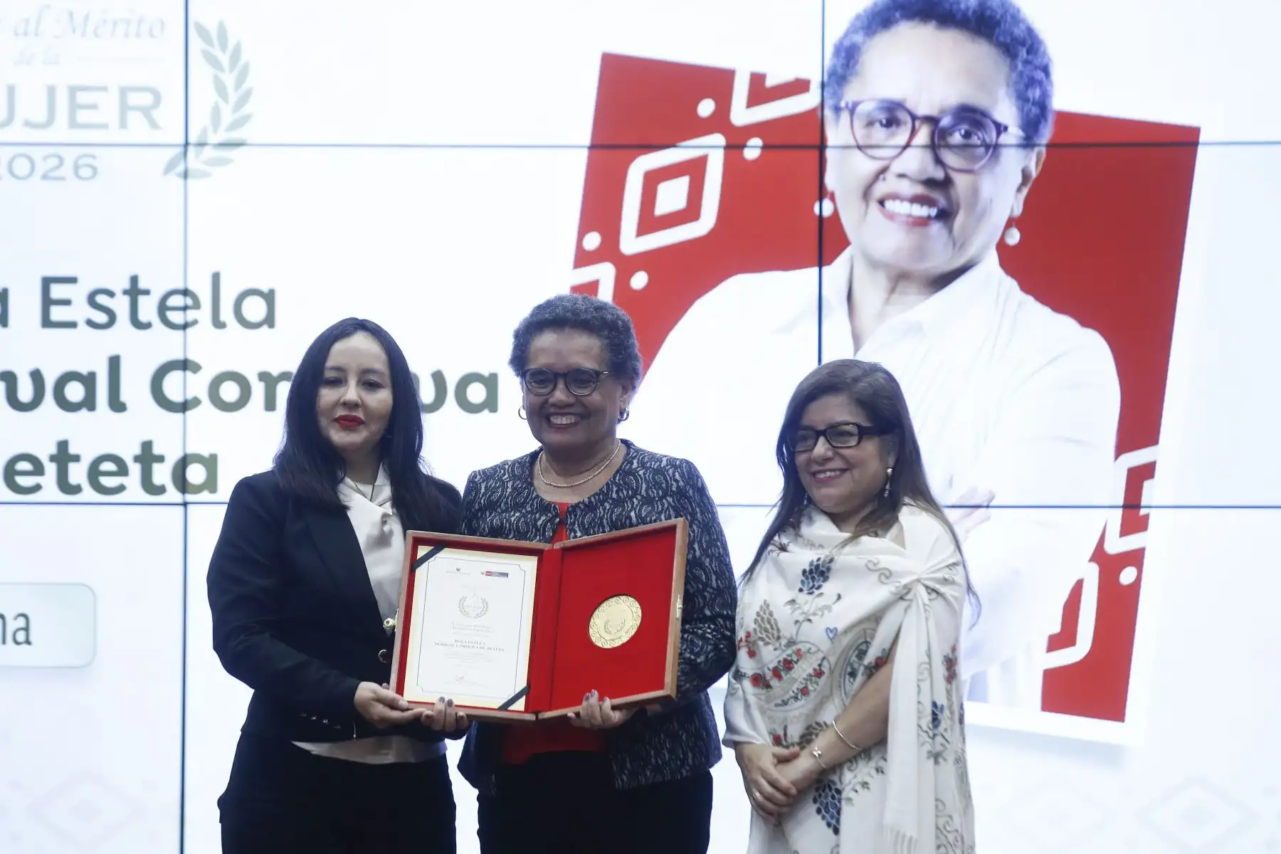 El Ministerio de la Mujer y Poblaciones Vulnerables realiza el acto de reconocimiento a las diversas defensoras y difusoras de las tradiciones afroperuanas: Carmen Ramírez Rivas, María Ochoa Luján, Rosa Dorival Córdova de Beteta, Sofía Carrillo Zegarra, Natalia Barrera Francis, Rosario Goyoneche Narcizo, Rosa Colchado Medina, María Gallardo Aparcana y Ruth Silva Napurí. El acto será liderado por la titular del MIMP, Edith Pariona Valer.
Foto: ANDINA/ Eddy Ramos