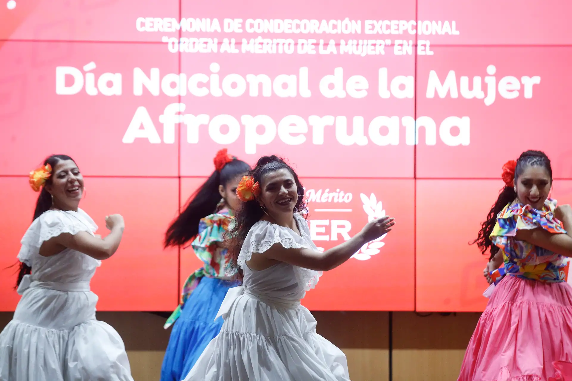 El Ministerio de la Mujer y Poblaciones Vulnerables realiza el acto de reconocimiento a las diversas defensoras y difusoras de las tradiciones afroperuanas: Carmen Ramírez Rivas, María Ochoa Luján, Rosa Dorival Córdova de Beteta, Sofía Carrillo Zegarra, Natalia Barrera Francis, Rosario Goyoneche Narcizo, Rosa Colchado Medina, María Gallardo Aparcana y Ruth Silva Napurí. El acto será liderado por la titular del MIMP, Edith Pariona Valer.
Foto: ANDINA/ Eddy Ramos
