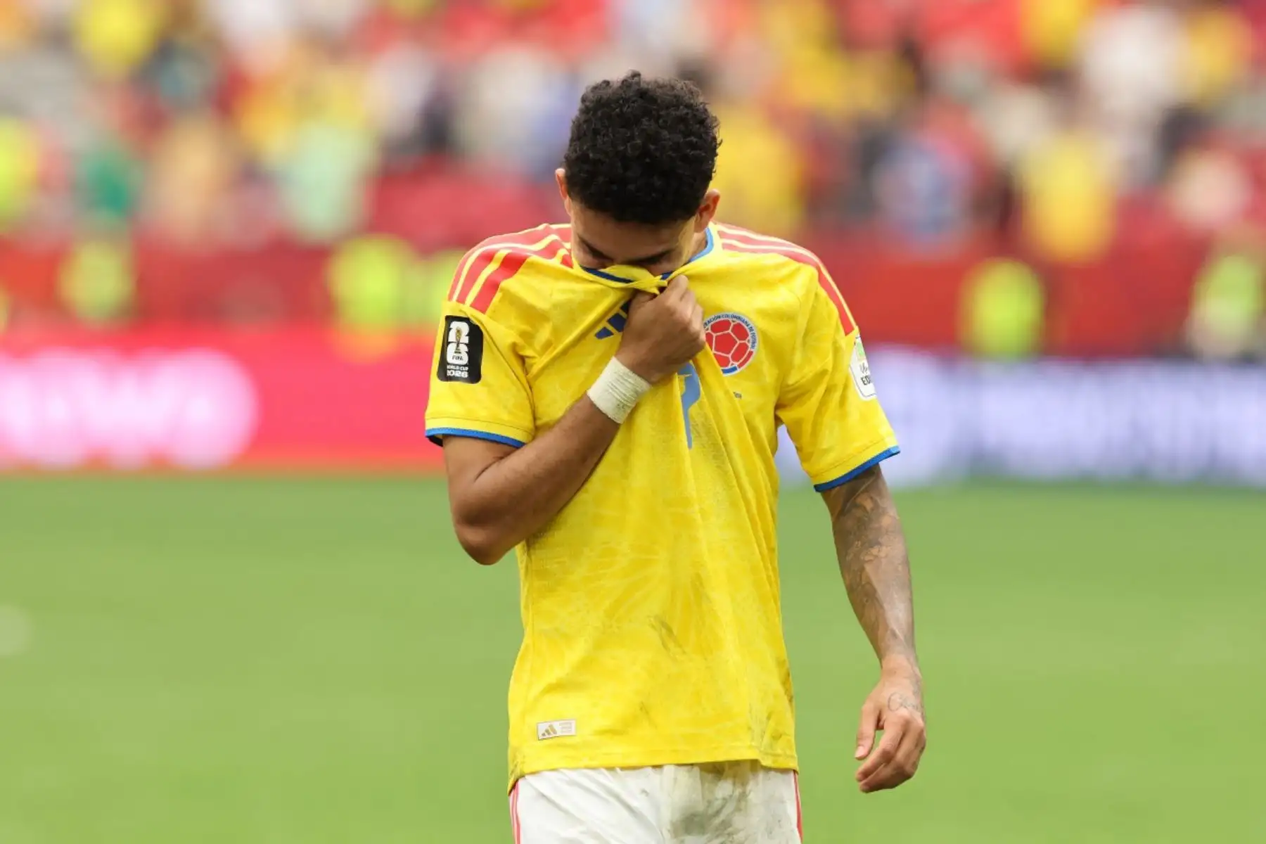 Luis Díaz #7 de Colombia muestra su decepción tras la derrota de su equipo en la tanda de penaltis después del partido de octavos de final de la Copa Mundial de la FIFA 2026 entre Suiza y Colombia en el BC Place Vancouver el 7 de julio de 2026 en Vancouver, Columbia Británica, Canadá. Foto: AFP