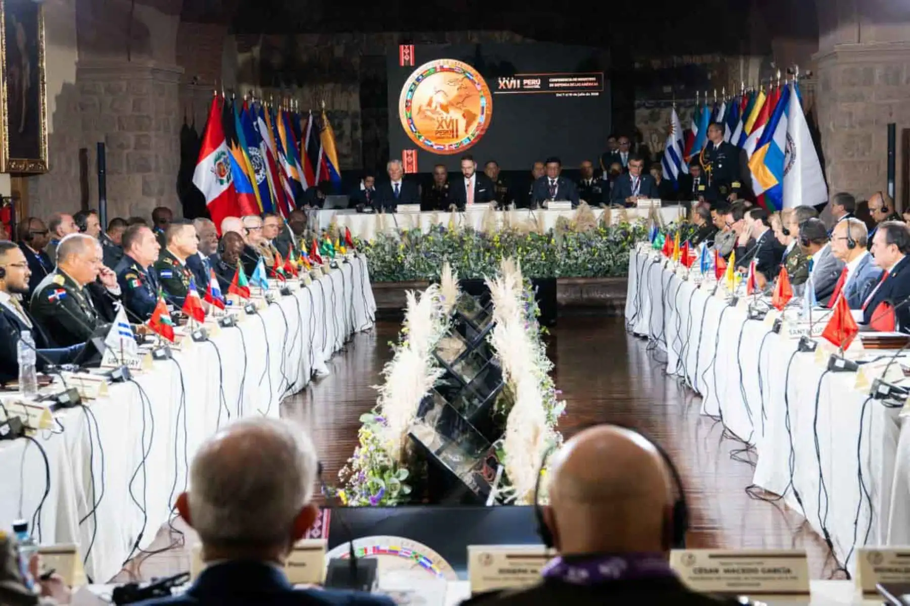 Perú inauguró en el Convento de La Merced, en Cusco, la XVII Conferencia de Ministros de Defensa de las Américas, encuentro que reúne a más de 30 delegaciones para fortalecer la cooperación hemisférica y abordar desafíos como crimen organizado, ciberseguridad y gestión del riesgo de desastres. Foto: ANDINA/Difusión.