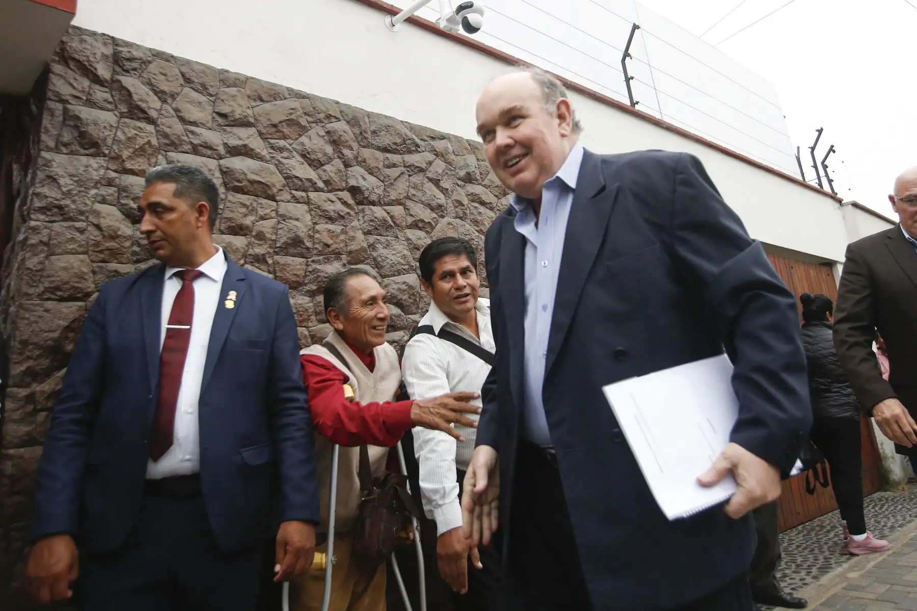 El líder de Renovación Popular, Rafael López Aliaga, llega al local partidario de la presidenta electa Keiko Fujimori.Foto:ANDINA/Eddy Ramos