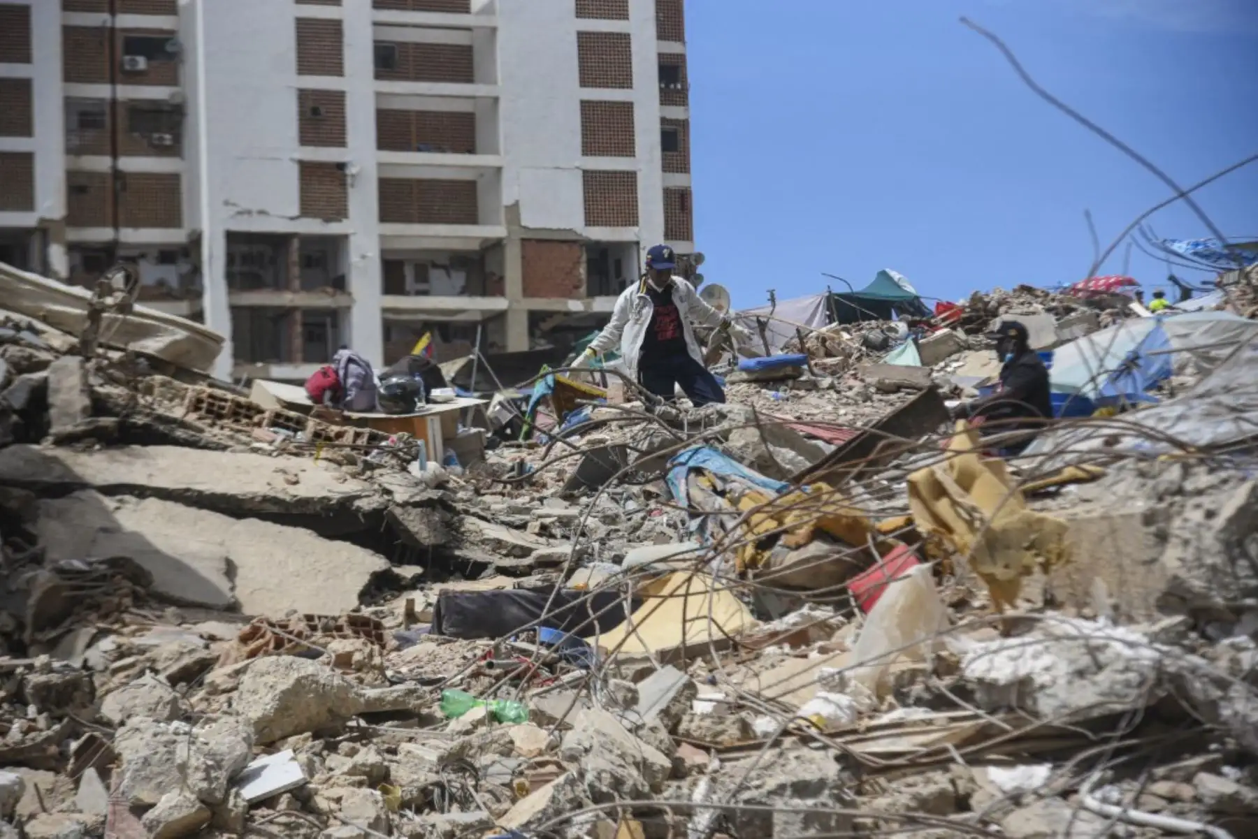 Al menos 3.811 personas han fallecido como resultado de los dos terremotos que azotaron el norte de Venezuela hace dos semanas. Foto: AFP
