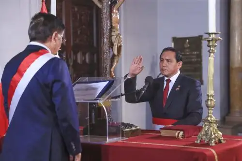 Flavio Cruz jura como nuevo ministro de Trabajo y Promoción del Empleo