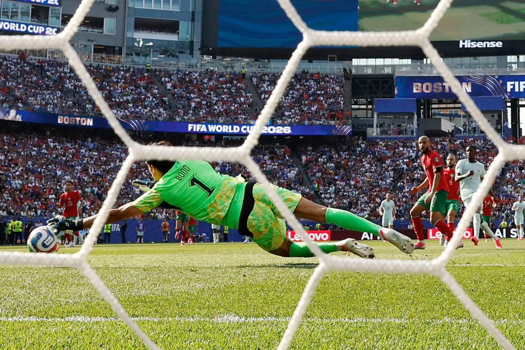 Francia clasificó a la semifinal del Mundial 2026 tras vencer 2-0 a Marruecos en Foxborough, con goles de Kylian Mbappé y Ousmane Dembélé. El equipo galo buscará el martes en Dallas el pase a la final ante España o Bélgica, mientras Mbappé alcanzó ocho tantos en el certamen. Foto: ANDINA/AFP.