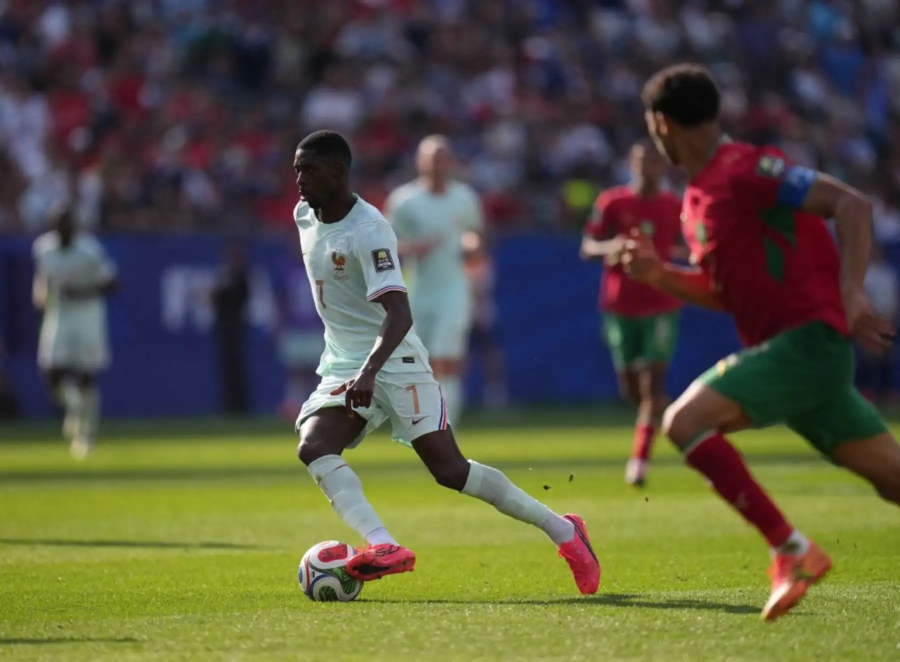 Francia clasificó a la semifinal del Mundial 2026 tras vencer 2-0 a Marruecos en Foxborough, con goles de Kylian Mbappé y Ousmane Dembélé. El equipo galo buscará el martes en Dallas el pase a la final ante España o Bélgica, mientras Mbappé alcanzó ocho tantos en el certamen. Foto: ANDINA/AFP.