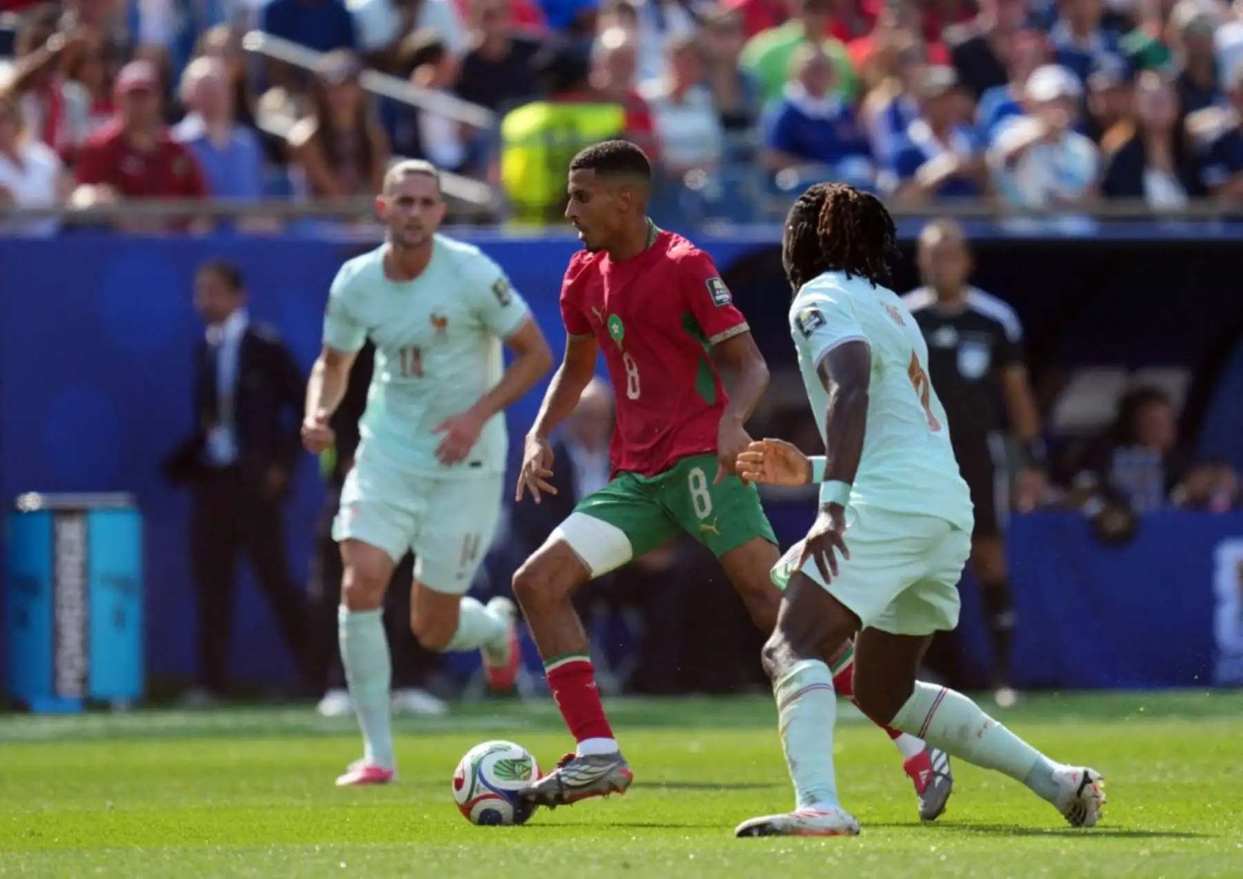 Francia clasificó a la semifinal del Mundial 2026 tras vencer 2-0 a Marruecos en Foxborough, con goles de Kylian Mbappé y Ousmane Dembélé. El equipo galo buscará el martes en Dallas el pase a la final ante España o Bélgica, mientras Mbappé alcanzó ocho tantos en el certamen. Foto: ANDINA/AFP.