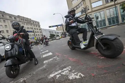 Desde el 2 de agosto multarán a motos eléctricas que circulen por ciclovías con hasta S/2.750
