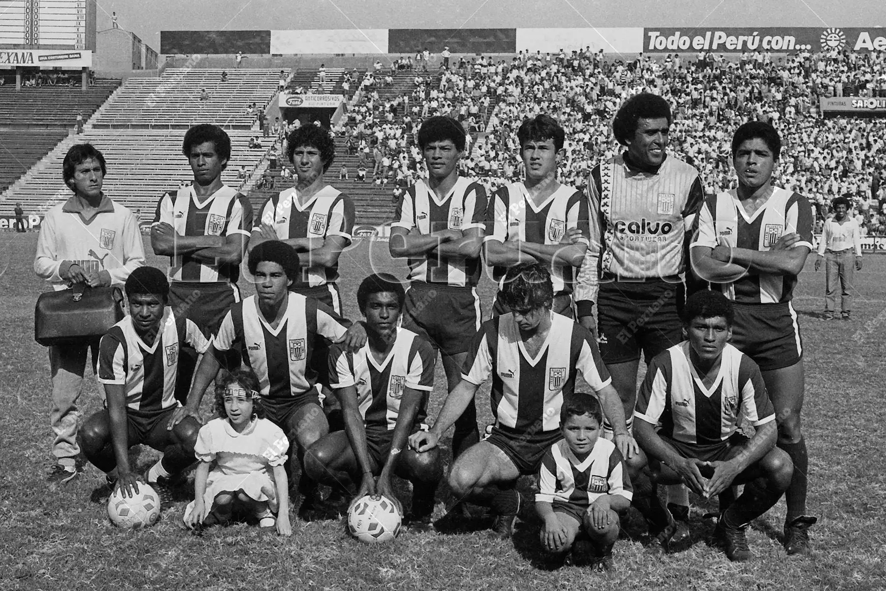 Lima - 8 noviembre 1987 / José "Caíco" Gonzales Ganoza en la formación de Alianza Lima que enfrentó a Unión Huaral por el Torneo Descentralizado 1987. Foto: Archivo Histórico de El Peruano / Américo Alburquerque