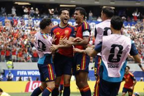  Jugadores de España celebran un gol este viernes, en un partido de cuartos de final del Mundial de la FIFA 2026 entre España y Bélgica en el estadio SoFi en Los Ángeles 