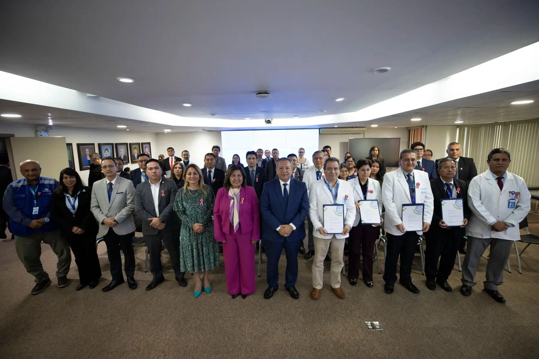 EsSalud obtiene cinco reconocimientos en premio internacional de seguridad social