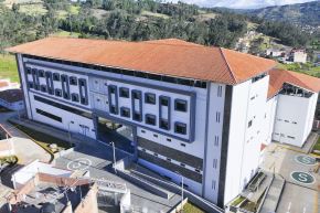 El Ministerio de Salud destrabó obras para ofrecer tecnología del primer mundo a la región Cajamarca. Foto: Minsa