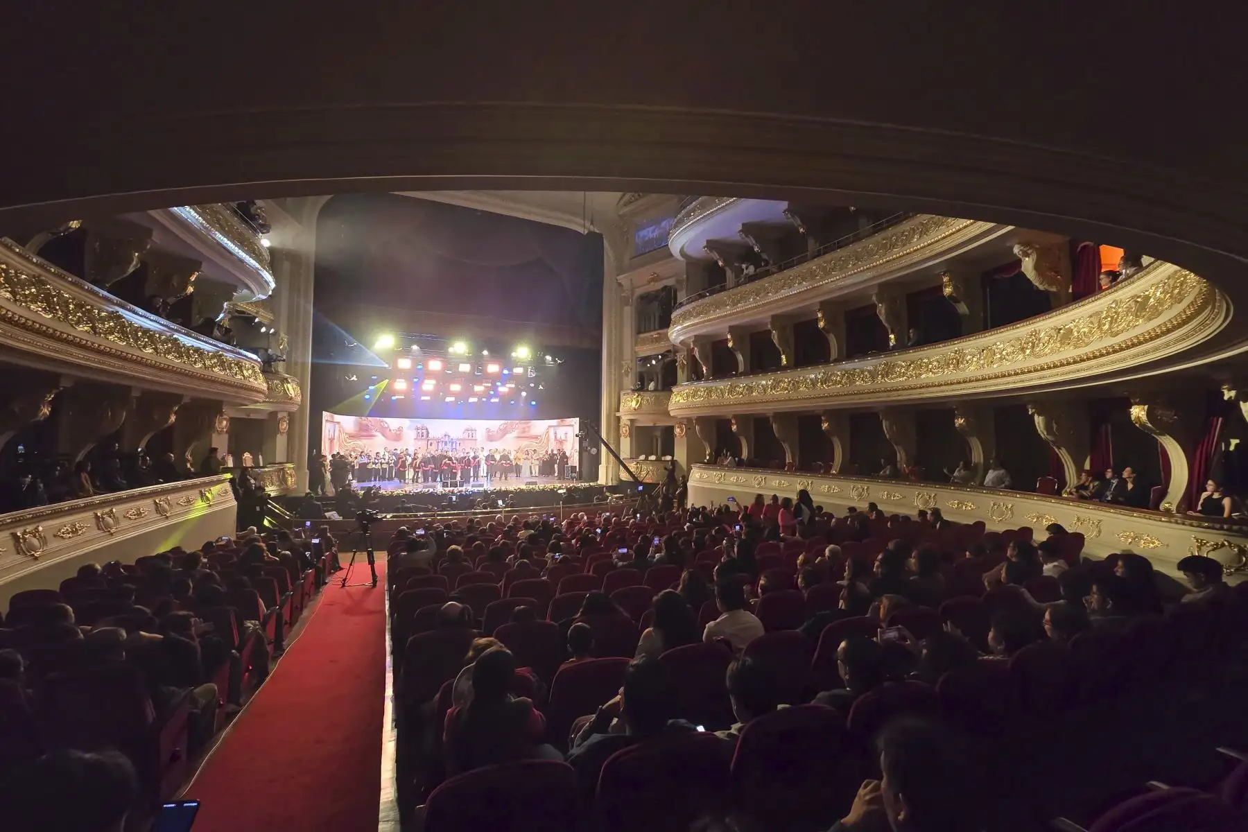 El coro Aguchita ganó el concurso "León de la Esperanza", que busca elegir el himno en honor al papa León XIV con motivo de su prevista visita al Perú en noviembre de este año. La canción ganadora, "León, hermano del camino", es una composición de Jaime Montoya. Foto: ANDINA/Jhonel Rodríguez Robles