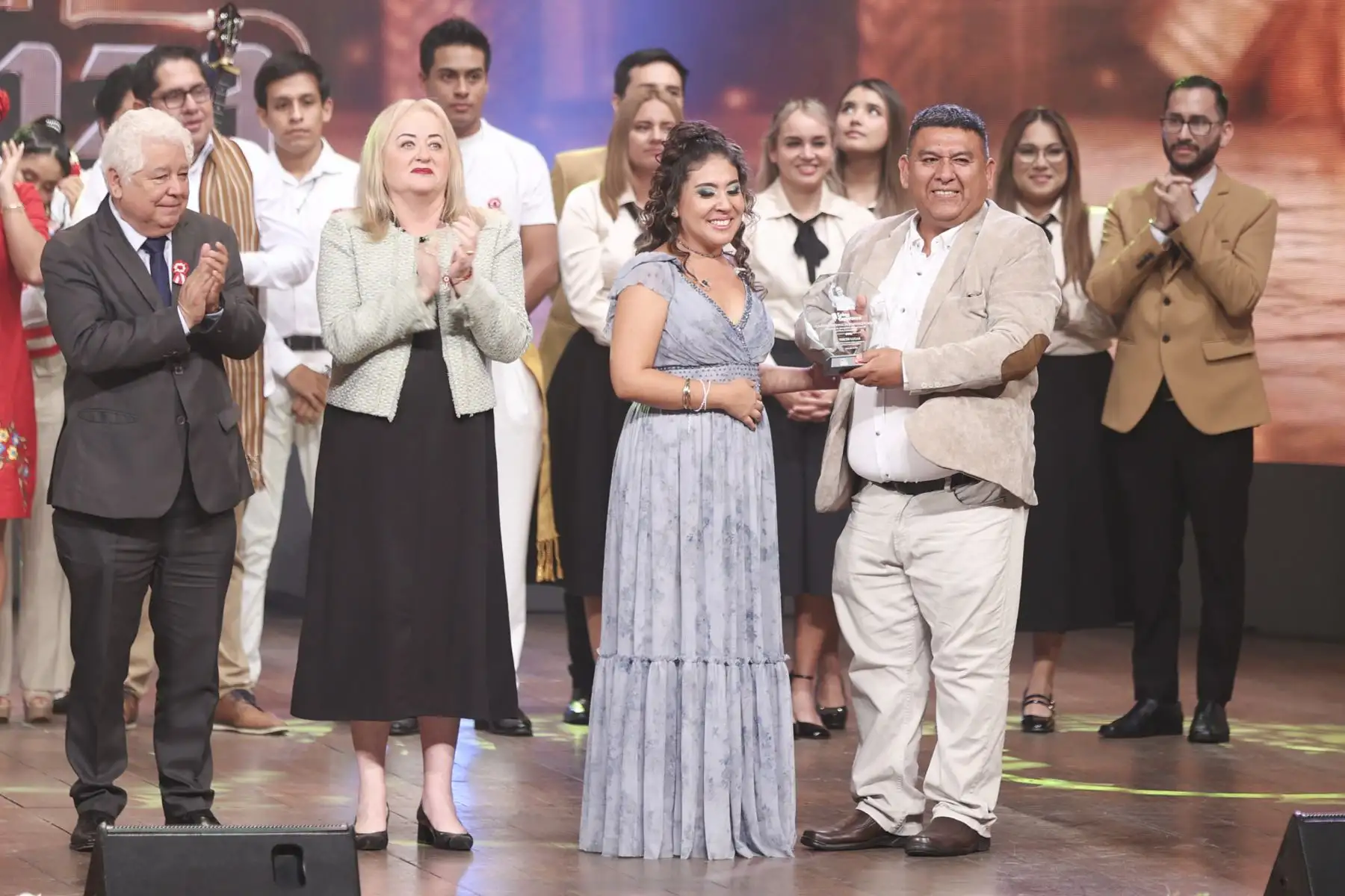 El coro Aguchita ganó el concurso "León de la Esperanza", que busca elegir el himno en honor al papa León XIV con motivo de su prevista visita al Perú en noviembre de este año. La canción ganadora, "León, hermano del camino", es una composición de Jaime Montoya. Foto: ANDINA/Jhonel Rodríguez Robles
