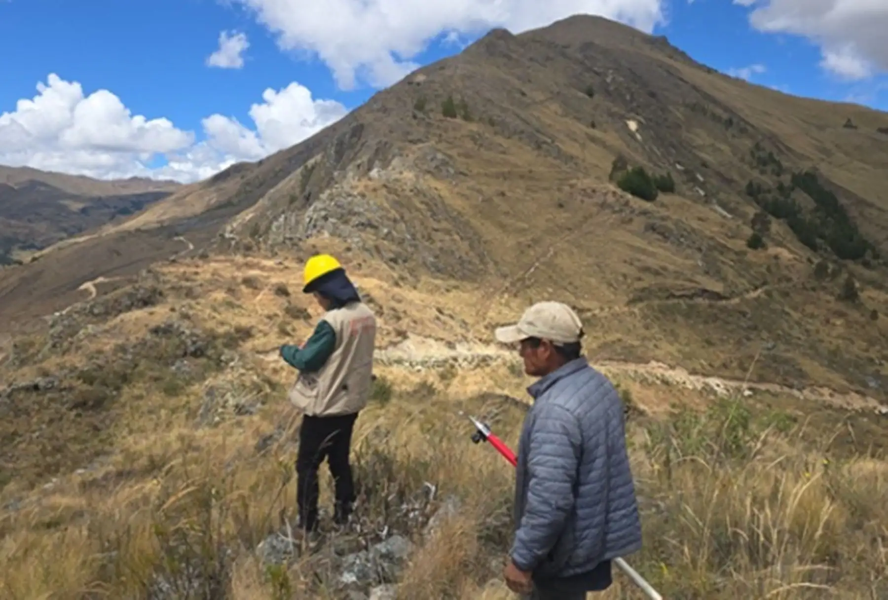 Sector Cultura realiza registro de evidencias arqueológicas en Las Hornillas de Munmalca