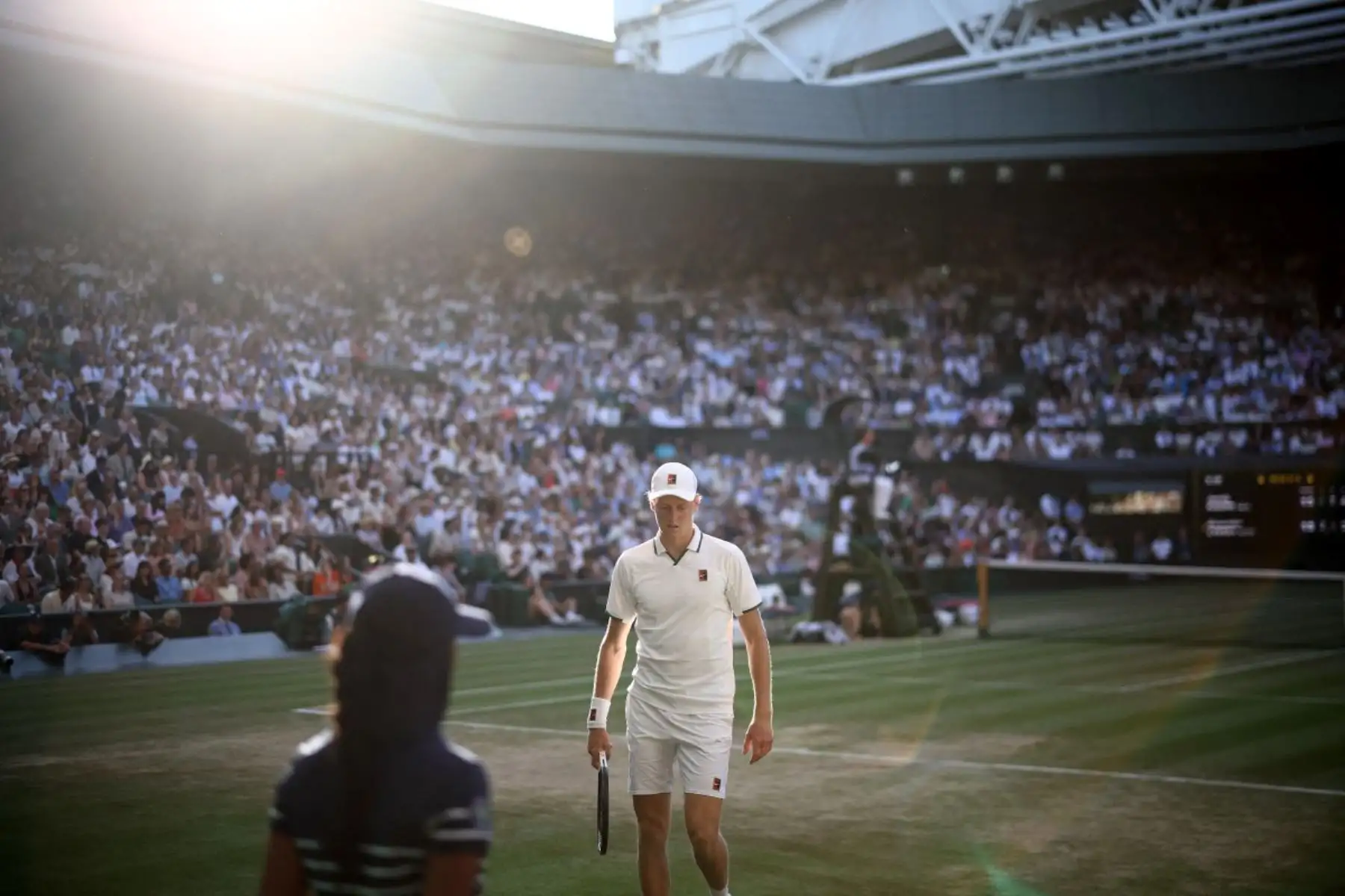 El italiano Jannik Sinner reacciona durante el partido de la final masculina individual contra el alemán Alexander Zverev, en la decimocuarta jornada del Campeonato de Wimbledon 2026, en el All England Lawn Tennis and Croquet Club de Wimbledon (suroeste de Londres), el 12 de julio de 2026. (Foto de HENRY NICHOLLS / AFP) / USO EDITORIAL EXCLUSIVO
 Foto: AFP