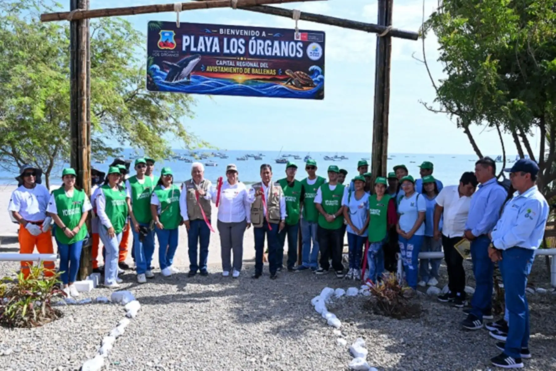 Piura: al iniciar avistamiento de ballenas en Los Órganos Minam impulsa playas más limpias