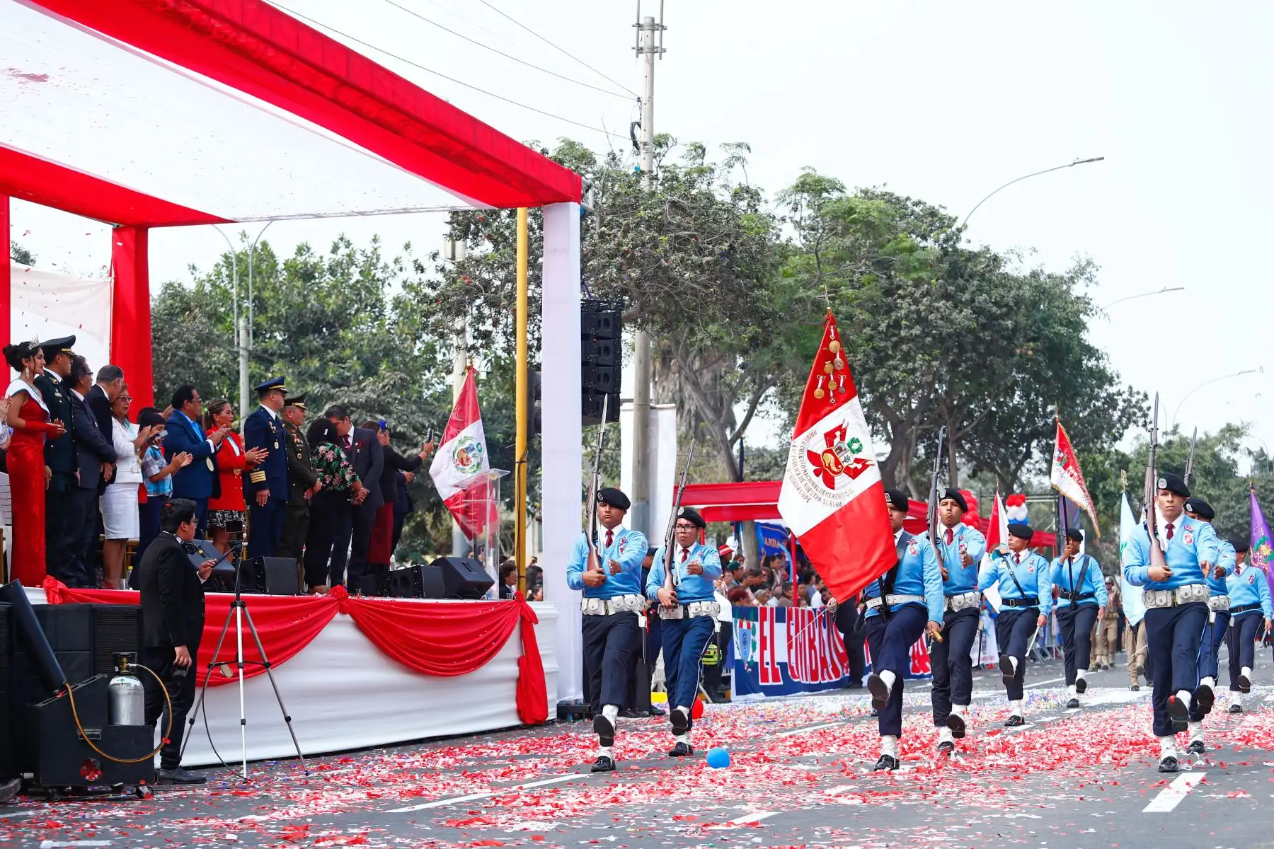 Alumnos de colegios nacionales emblemáticos como el Guadalupe, el Teresa Gonzales de Fanning y el Manuel González Prada, entre otros, desfilaron en la avenida Aviación en San Luis el domingo 12 de julio como parte de los tradicionales desfiles escolares para conmemorar las fiestas Patrias 2026 que se celebran en diversos distritos de la capital y del Perú. Foto: ANDINA/Daniel Bracamonte