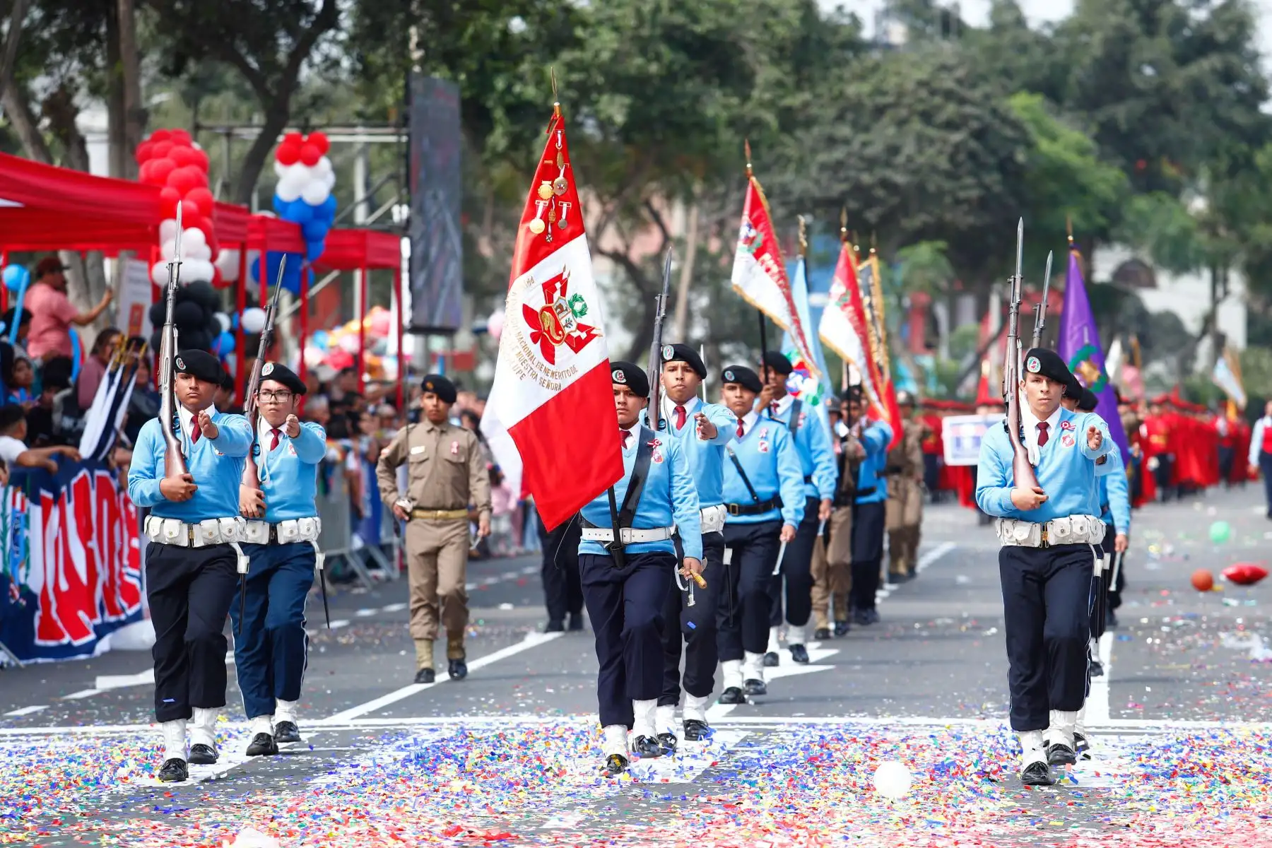 Alumnos de colegios nacionales emblemáticos como el Guadalupe, el Teresa Gonzales de Fanning y el Manuel González Prada, entre otros, desfilaron en la avenida Aviación en San Luis el domingo 12 de julio como parte de los tradicionales desfiles escolares para conmemorar las fiestas Patrias 2026 que se celebran en diversos distritos de la capital y del Perú. Foto: ANDINA/Daniel Bracamonte