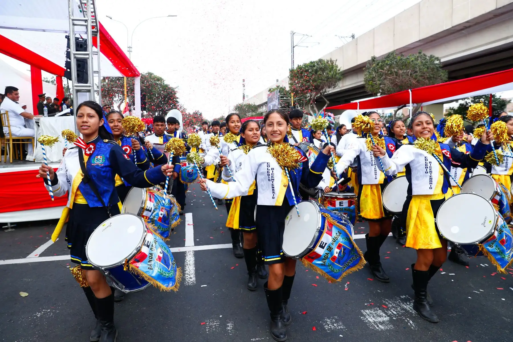 Alumnos de colegios nacionales emblemáticos como el Guadalupe, el Teresa Gonzales de Fanning y el Manuel González Prada, entre otros, desfilaron en la avenida Aviación en San Luis el domingo 12 de julio como parte de los tradicionales desfiles escolares para conmemorar las fiestas Patrias 2026 que se celebran en diversos distritos de la capital y del Perú. Foto: ANDINA/Daniel Bracamonte