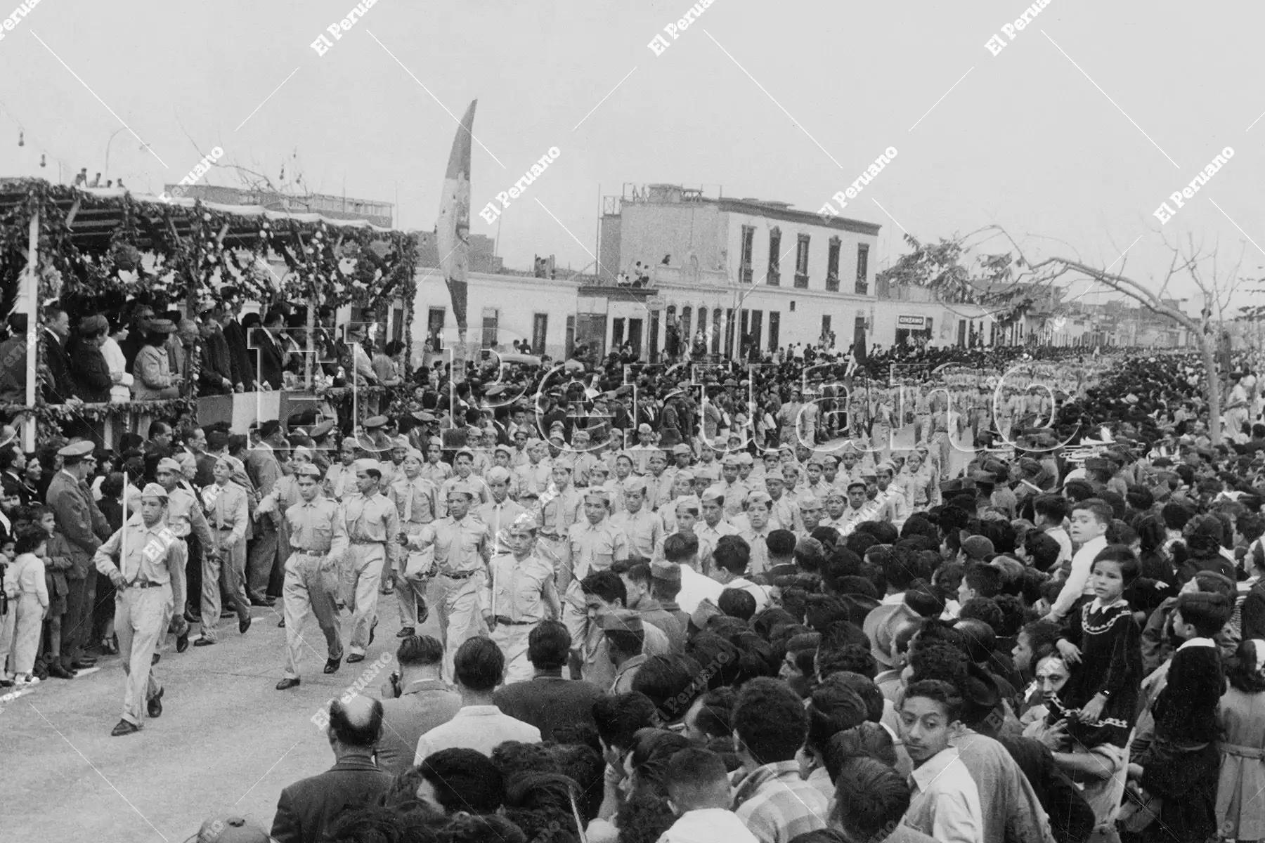 Callao - 27 julio 1957 / Gran desfile escolar por el aniversario de la Independencia del Perú. Foto: Archivo Histórico de El Peruano