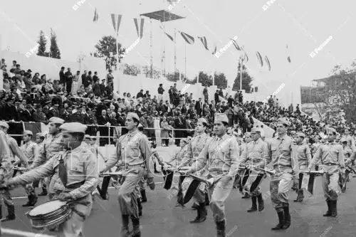 Fiestas Patrias: patriotismo,  grandes recuerdos y nostalgia: Un recorrido fotográfico por los tradicionales desfiles escolares limeños