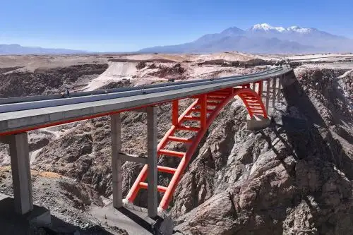 Puente Virgen de Chapi permitirá consolidar la vía Arequipa-La Joya como un corredor de alta capacidad. Foto: MTC/Difusión