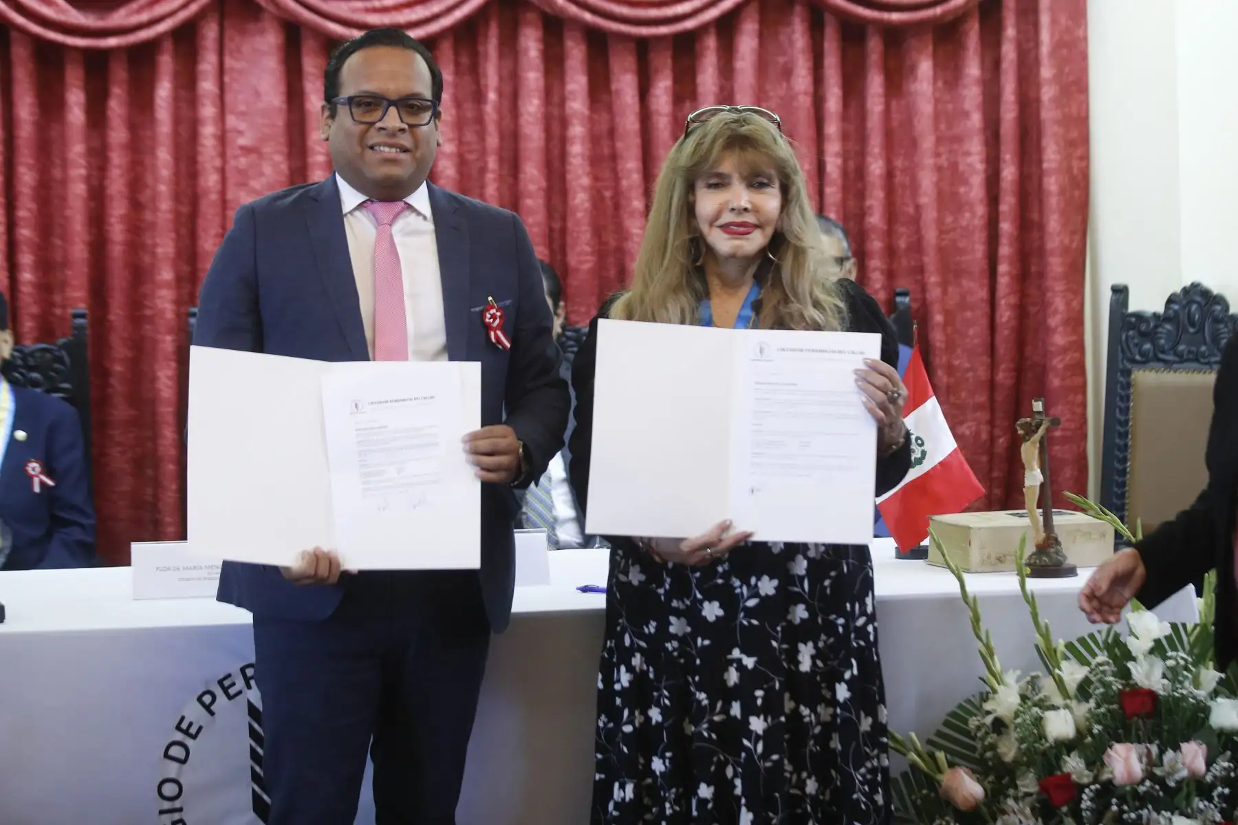 El Consejo Departamental del Callao del Colegio de Periodistas del Perú (CPP), reconoce a Editora Perú y a destacadas personalidades del ámbito público, académico y profesional por su trayectoria, aporte al desarrollo del país y permanente respaldo a la orden profesional, durante una ceremonia institucional realizada en el marco de las celebraciones por Fiestas Patrias. 
Foto: ANDINA/ Eddy Ramos