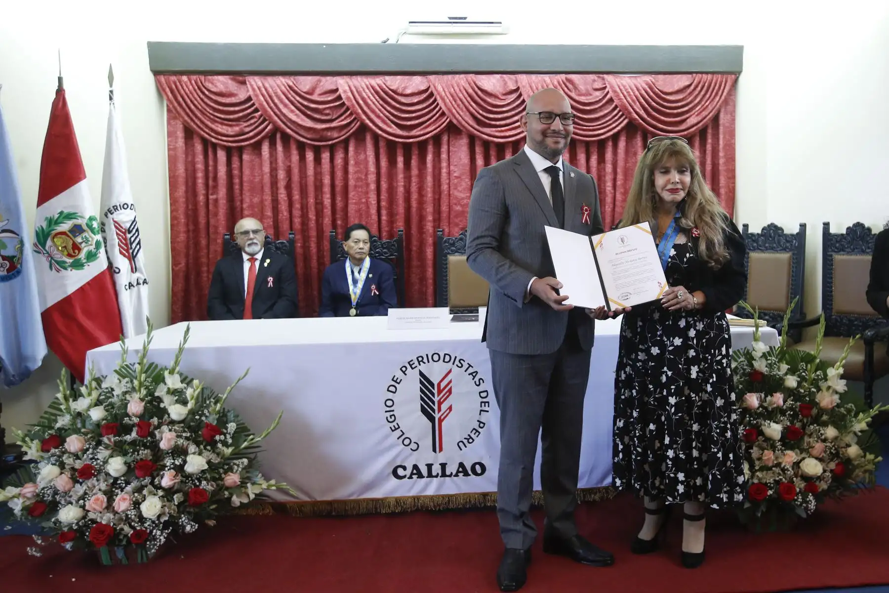 El Consejo Departamental del Callao del Colegio de Periodistas del Perú (CPP), reconoce a Editora Perú y a destacadas personalidades del ámbito público, académico y profesional por su trayectoria, aporte al desarrollo del país y permanente respaldo a la orden profesional, durante una ceremonia institucional realizada en el marco de las celebraciones por Fiestas Patrias. 
Foto: ANDINA/ Eddy Ramos