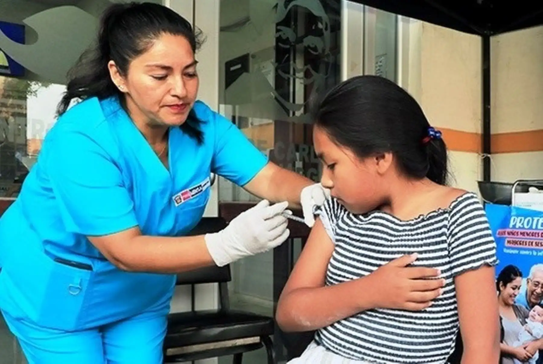 Vacaciones escolares: aprovecha para vacunar contra el VPH a niños y adolescentes