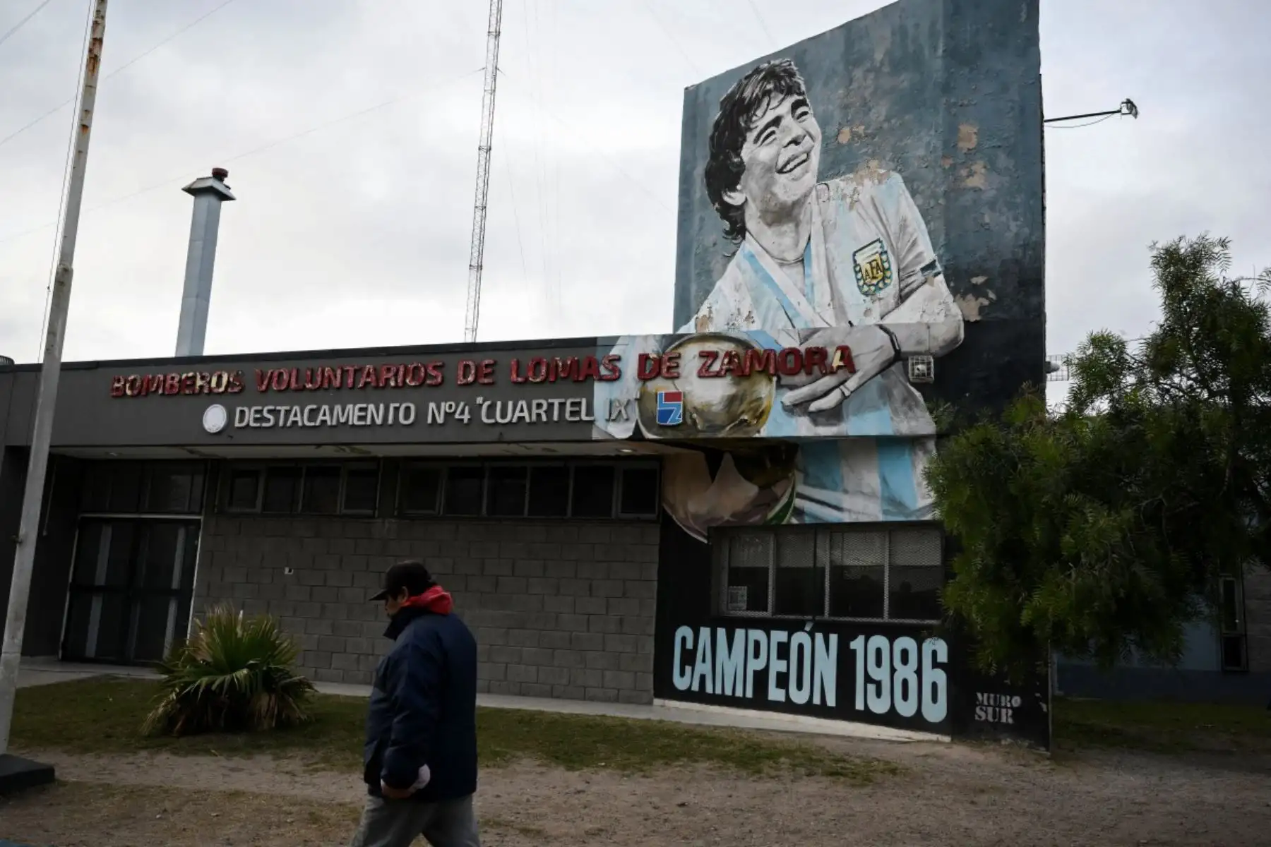 El 14 de julio de 2026, en Villa Fiorito, a las afueras de Buenos Aires, se puede ver un mural que representa al fallecido legendario futbolista argentino Diego Maradona con un letrero que dice "Campeón de 1986".El 14 de julio de 2026, en Villa Fiorito, a las afueras de Buenos Aires, se puede ver un mural que representa al fallecido legendario futbolista argentino Diego Maradona con un letrero que dice "Campeón de 1986". Foto: AFP