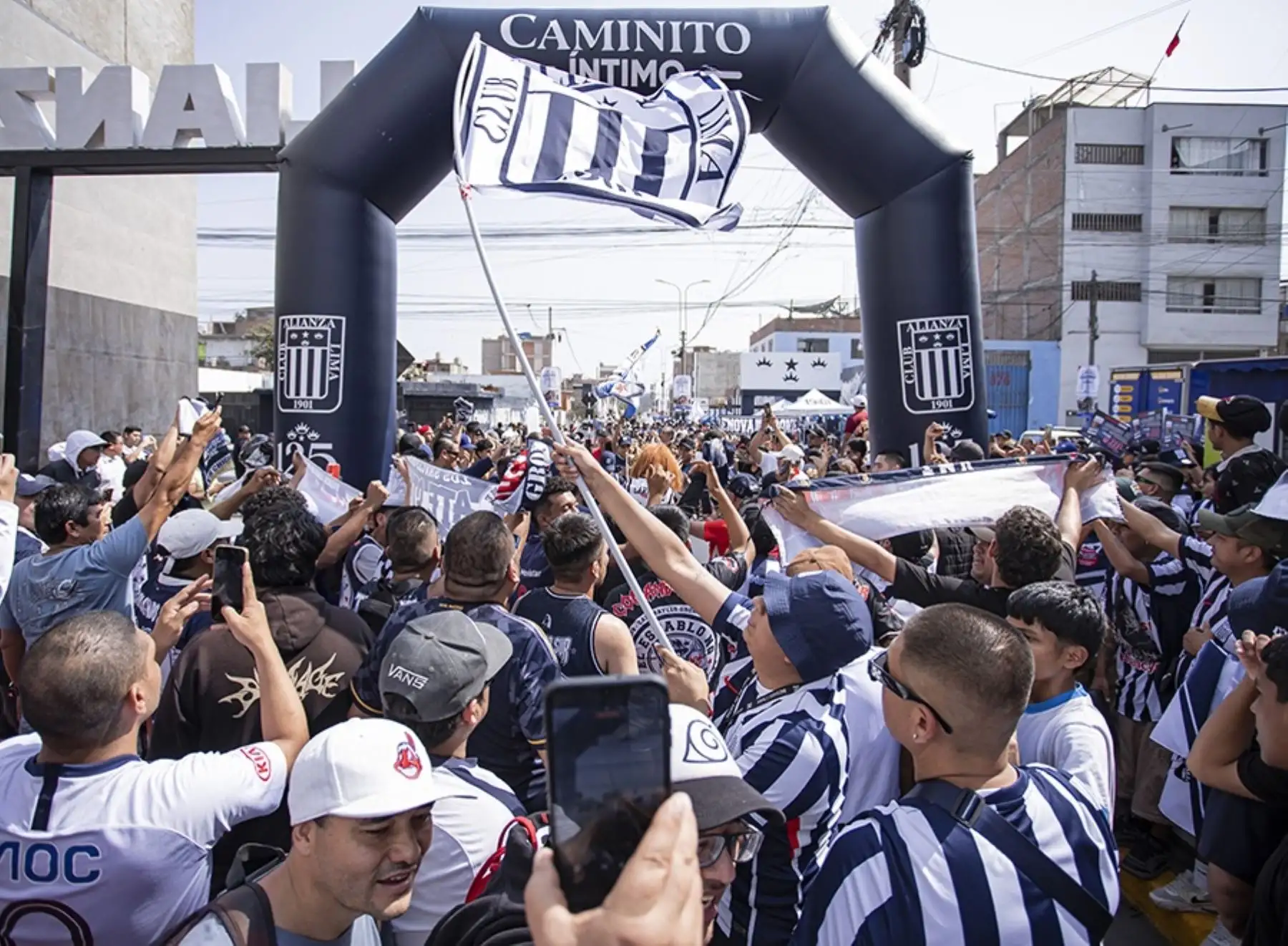 Alianza Lima inauguró el "Boulevard Caminito Íntimo" en una jornada de tradición