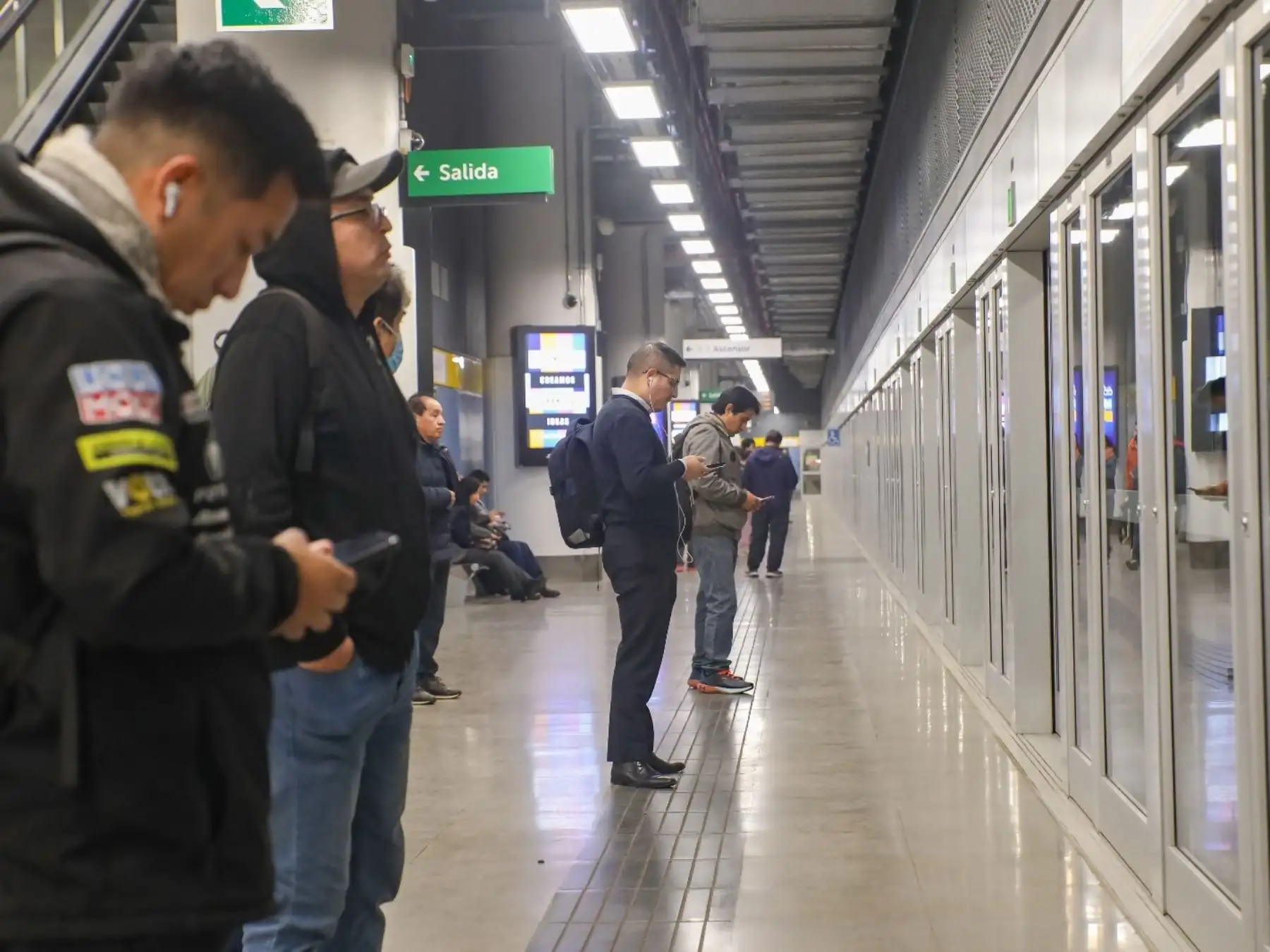 Línea 2 del Metro movilizó gratis a más de 41 millones de pasajeros