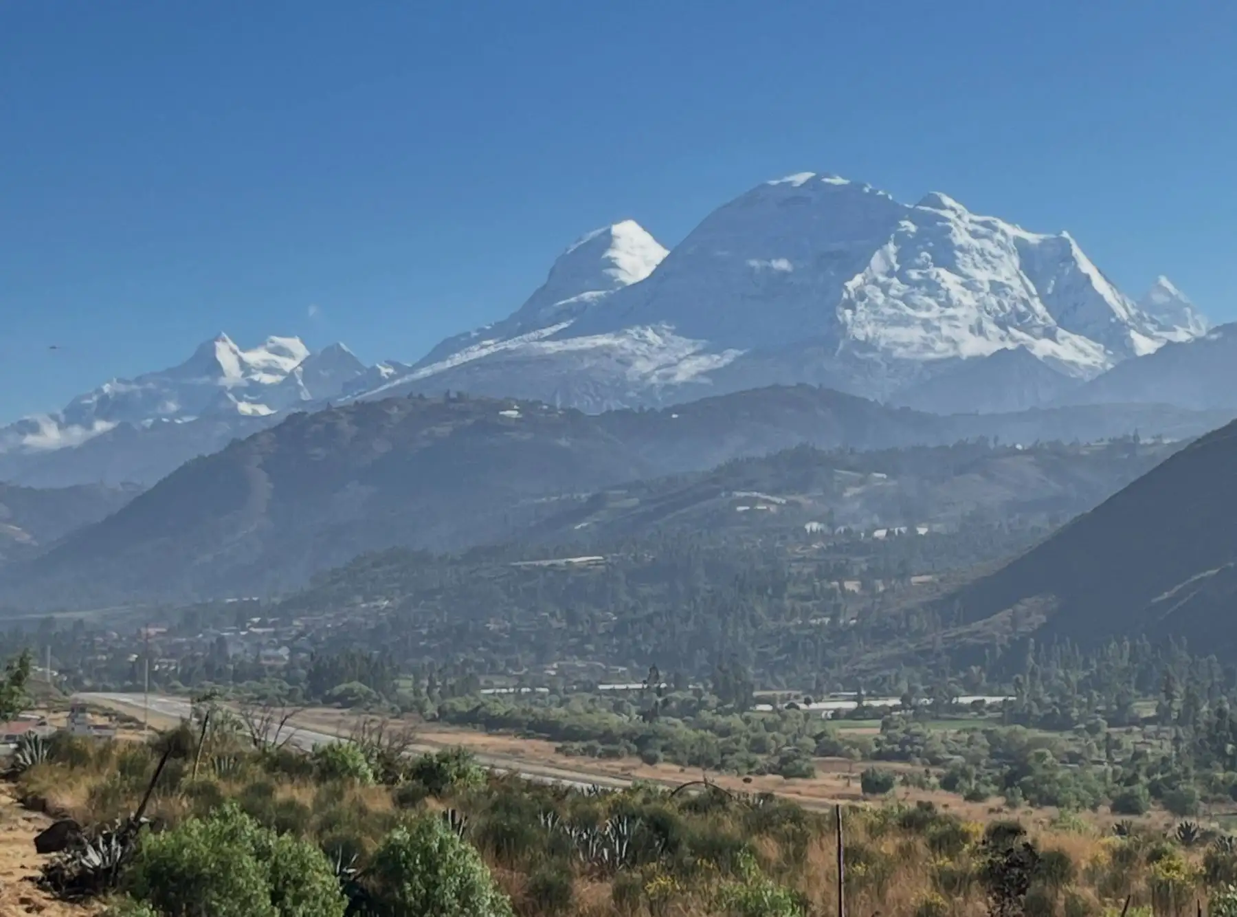 Helicóptero de la PNP reforzará búsqueda de andinistas desaparecidos en el Huascarán