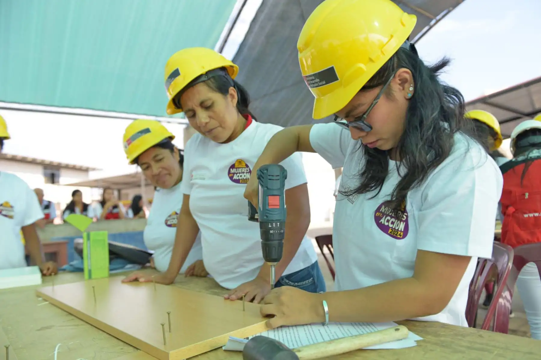 Programa Juntos impulsa fortalecimiento de 625 emprendimientos familiares