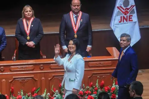 Jurado Nacional de Elecciones entrega credenciales de presidenta constitucional de la República a Keiko Fujimori