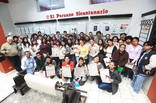 Estudiantes del instituto Aráoz Pinto en el Museo Gráfico de Editora Perú. Foto: ANDINA/Héctor Vinces